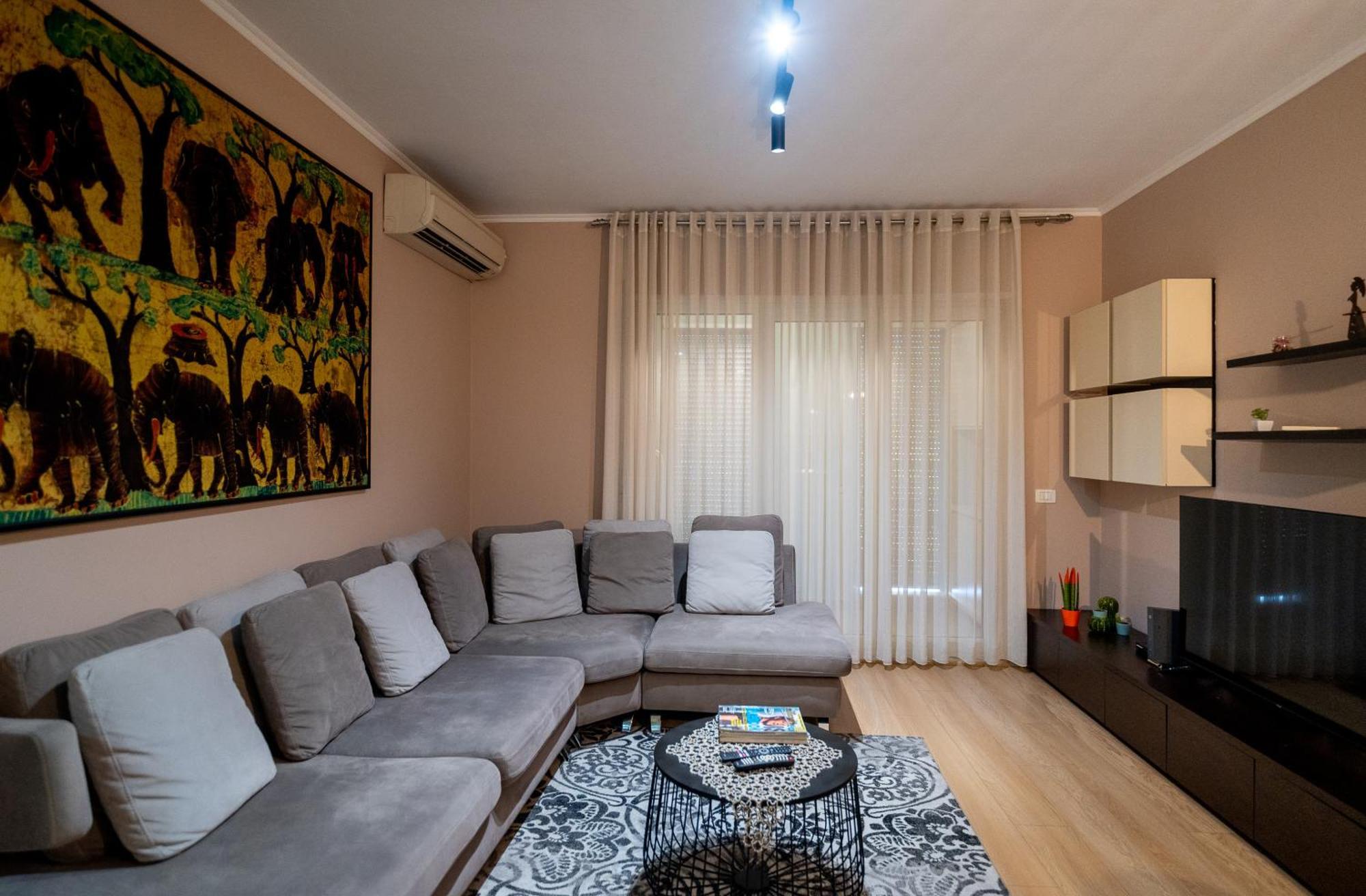 House Center